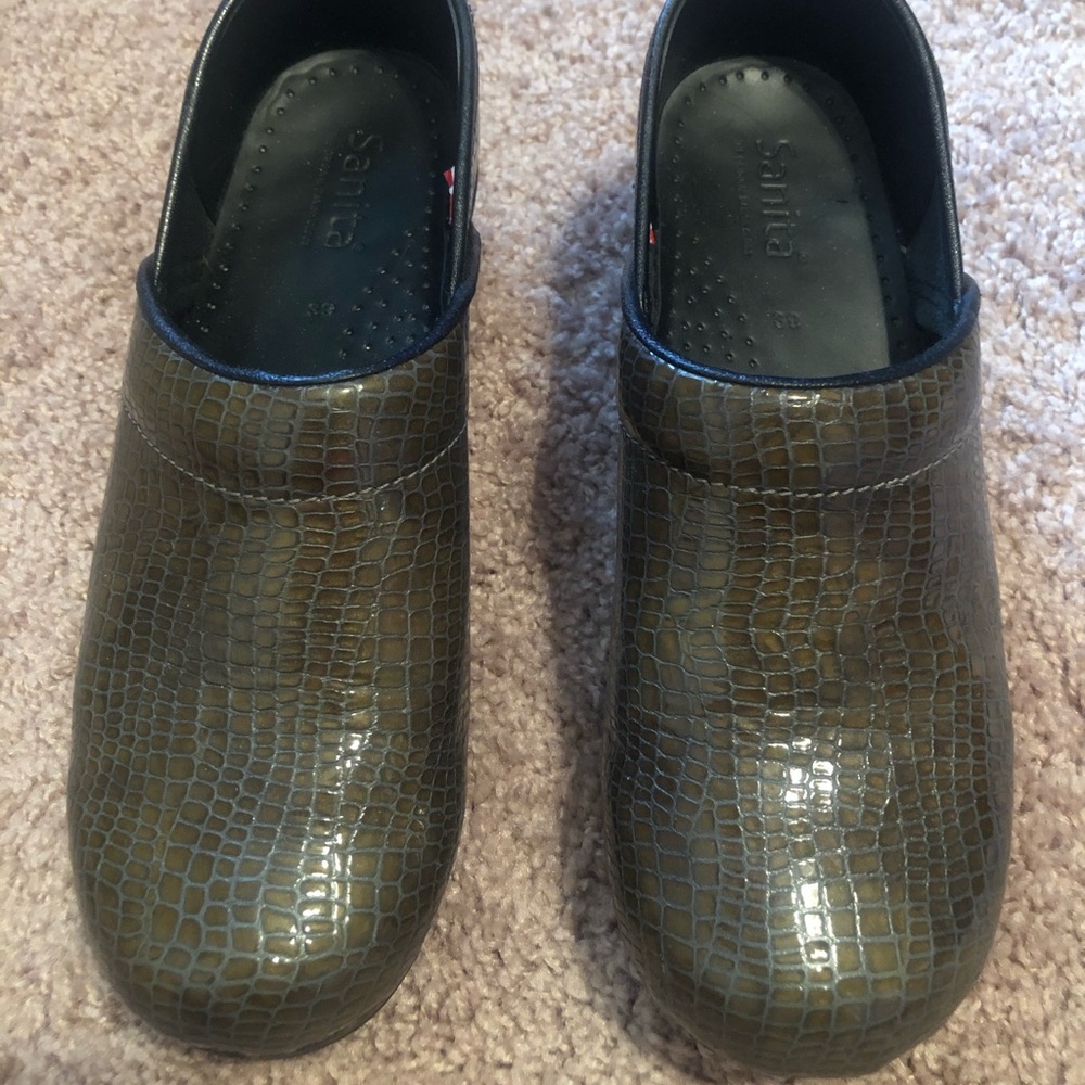 Sanita clogs